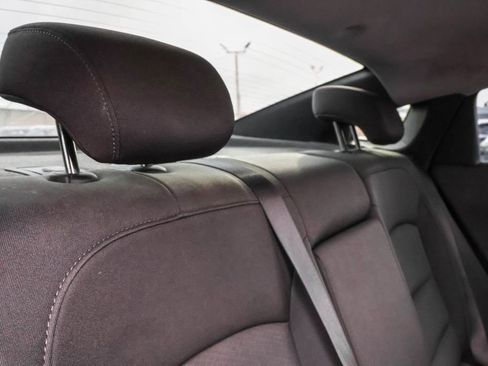 Used 2018 Chevrolet Malibu LT image 32