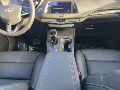 Used 2023 Cadillac XT4 Sport image 14