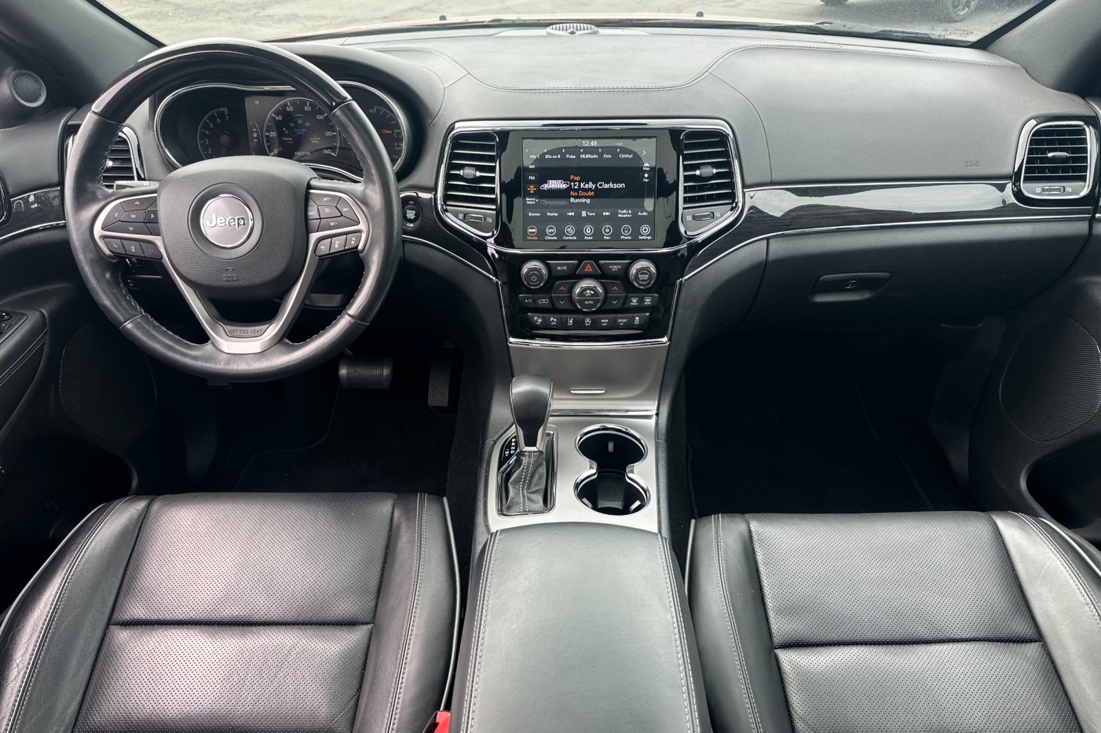 Used 2020 Jeep Grand Cherokee Overland AWD/4WD image 13