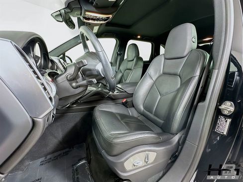 Used 2014 Porsche Cayenne image 16