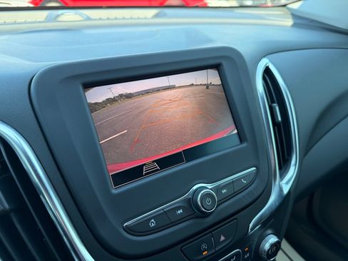 Used 2022 Chevrolet Equinox LT FWD image 20