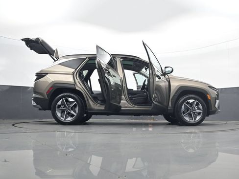 Certified 2025 Hyundai Tucson SEL w/ Tow & Go Package AWD/4WD image 37