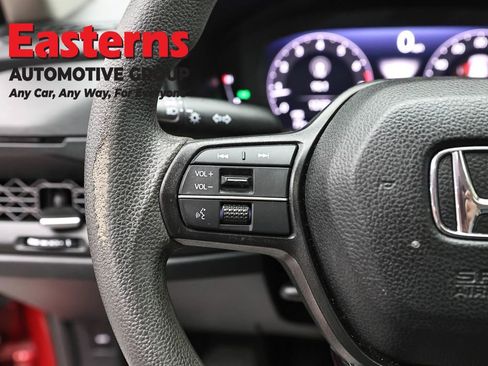 Used 2023 Honda Accord EX image 15