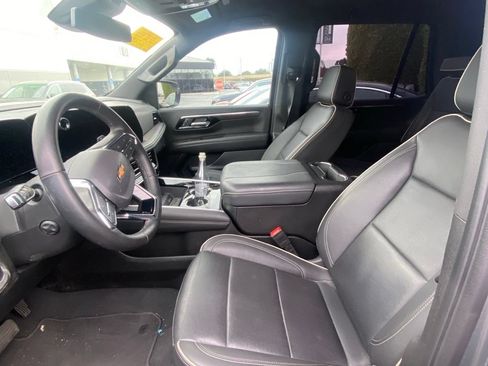 Used 2025 Chevrolet Tahoe Premier AWD/4WD image 6