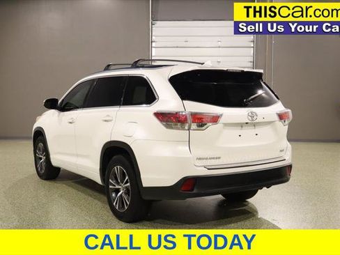 Used 2016 Toyota Highlander XLE w/ Preferred Accessory Package FWD image 6