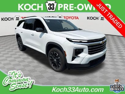 Used 2025 Chevrolet Traverse LT w/ Sun and Wheel Package