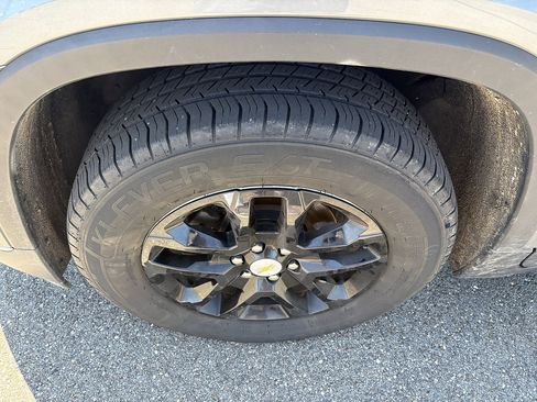Used 2018 Chevrolet Traverse LT AWD/4WD image 9