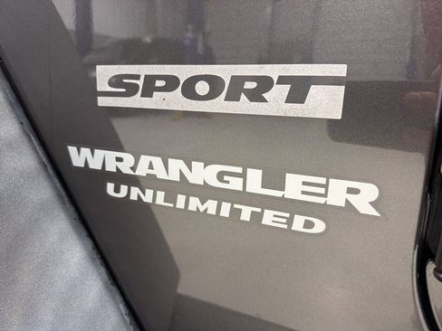 Used 2016 Jeep Wrangler Unlimited Sport w/ Quick Order Package 24S AWD/4WD image 4
