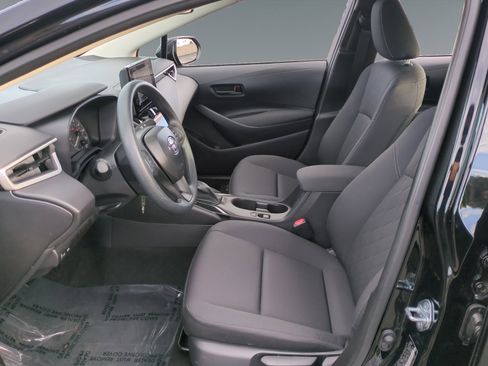 Certified 2025 Toyota Corolla LE image 9