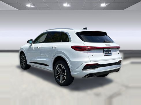 Used 2025 Audi Q5 Premium Plus w/ Premium Plus AWD/4WD image 3