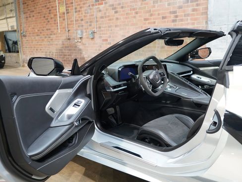 Used 2021 Chevrolet Corvette Stingray Preferred Cpe w/ 2LT image 43