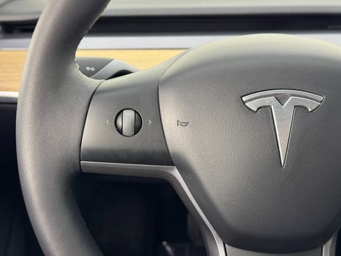 Used 2022 Tesla Model 3 image 19