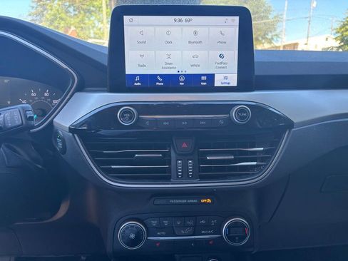 Used 2020 Ford Escape SE FWD image 13