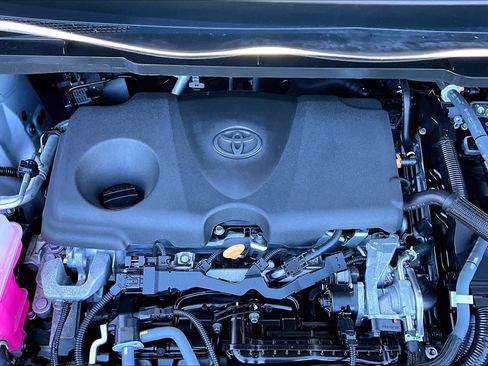 Used 2021 Toyota Sienna XLE FWD image 32