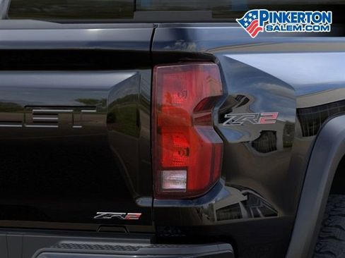 New 2026 Chevrolet Colorado ZR2 w/ Technology Package AWD/4WD image 11