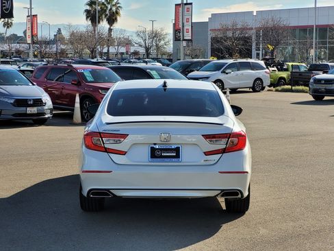 Used 2022 Honda Accord Sport image 6