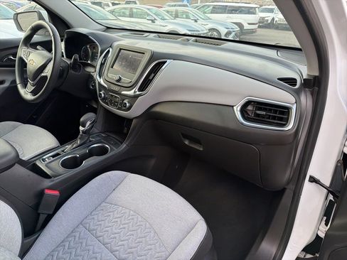 Used 2023 Chevrolet Equinox LT w/ Driver Convenience Package image 9