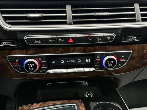 Used 2018 Audi Q7 3.0T Prestige w/ Prestige Package image 39
