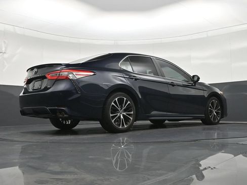 Used 2018 Toyota Camry SE w/ Moonroof Package FWD image 27