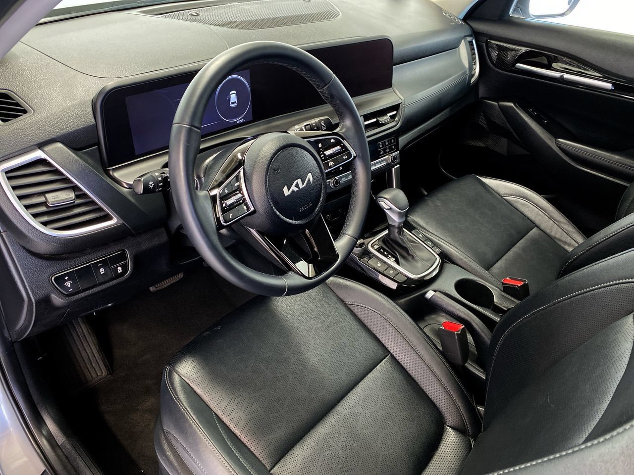 Certified 2025 Kia Seltos EX w/ EX Sunroof Package FWD image 21