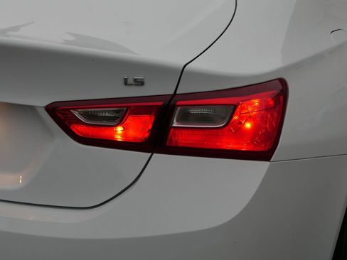 Used 2016 Chevrolet Malibu LS image 4