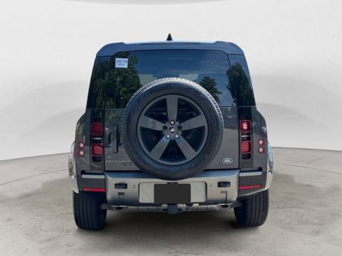 Used 2022 Land Rover Defender 110 X-Dynamic SE AWD/4WD image 5