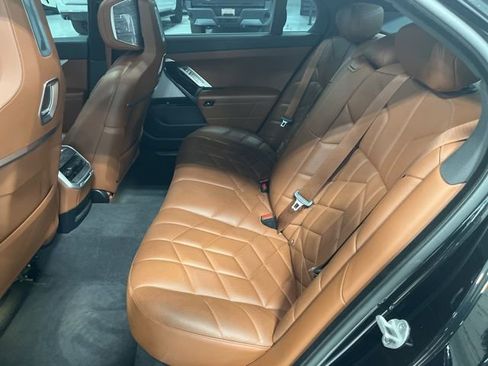 Used 2023 BMW 760i xDrive AWD/4WD image 13