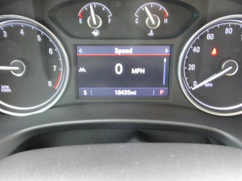 Used 2023 Buick Enclave Essence image 34