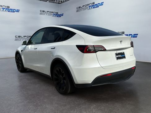Used 2023 Tesla Model Y Long Range AWD/4WD image 7