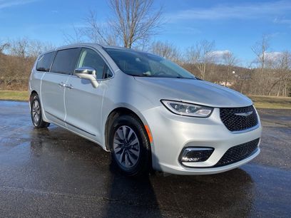 Used 2022 Chrysler Pacifica Limited