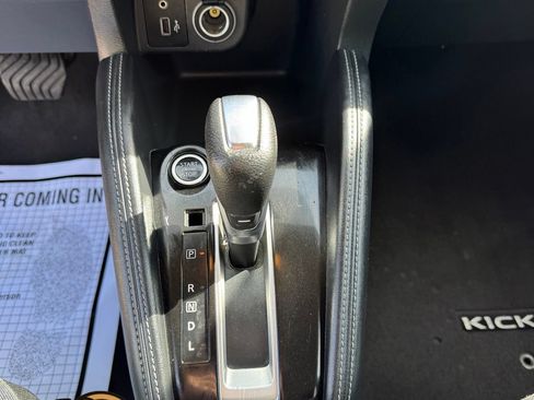 Used 2019 Nissan Kicks SV FWD image 23