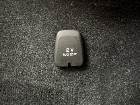 Used 2023 Volvo XC90 B6 Plus image 31