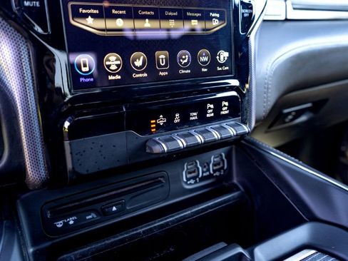 Used 2019 RAM 1500 Limited AWD/4WD image 17