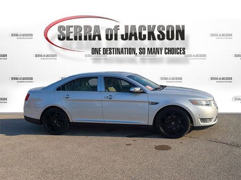 Used 2013 Ford Taurus Limited image 9