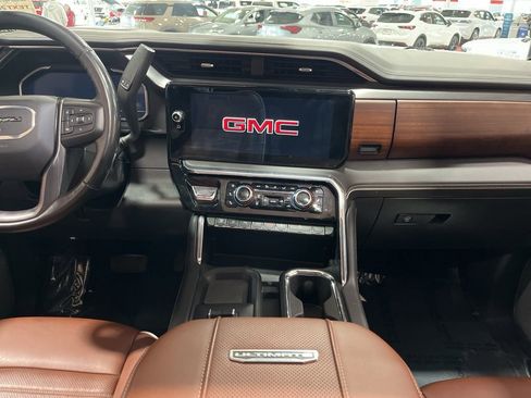 Used 2024 GMC Sierra 3500 Denali Ultimate image 18