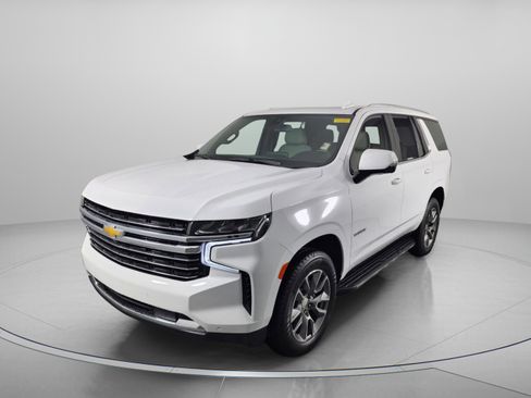 Used 2022 Chevrolet Tahoe LT w/ Luxury Package image 2