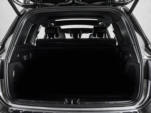 New 2026 Mercedes-Benz GLB 250 4MATIC image 6