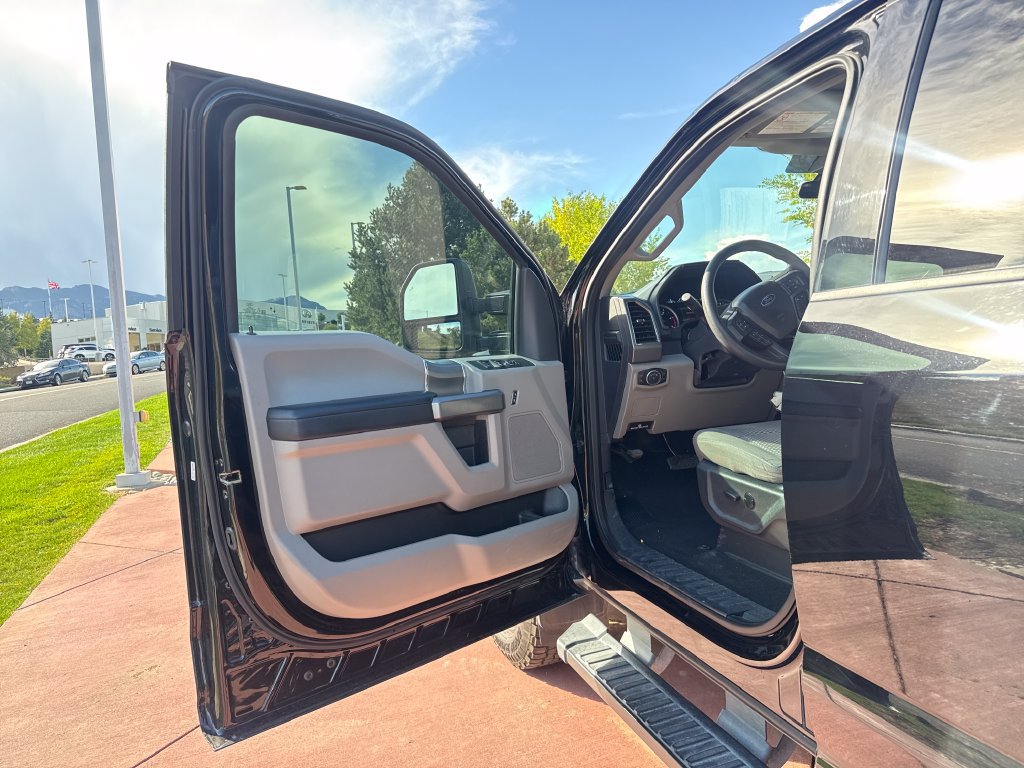 Used 2022 Ford F250 XLT w/ Black Appearance Package AWD/4WD image 10