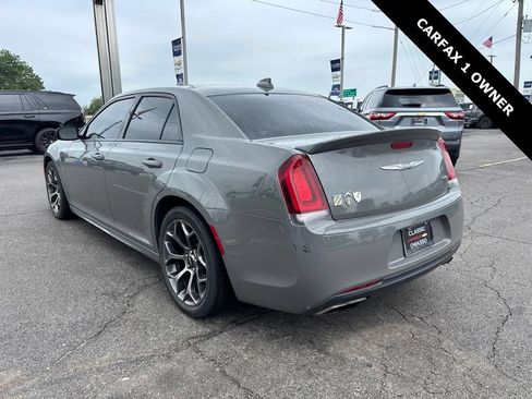 Used 2018 Chrysler 300 S w/ S Model Appearance Package RWD image 3