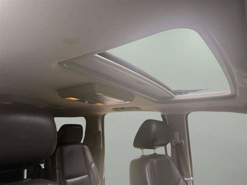 Used 2011 GMC Yukon XL Denali AWD/4WD image 26