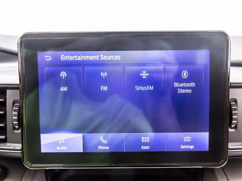 Used 2022 Ford Explorer XLT AWD/4WD image 16