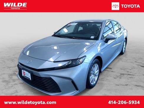 Certified 2025 Toyota Camry LE image 1