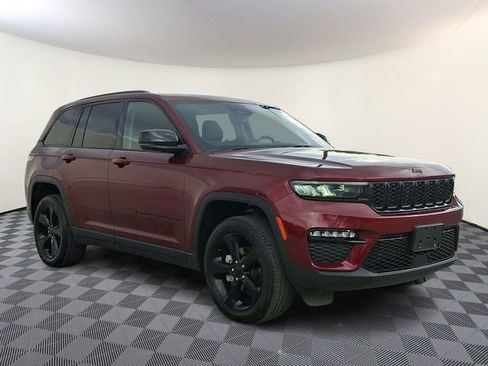 Used 2023 Jeep Grand Cherokee Limited w/ Black Appearance Package AWD/4WD image 1