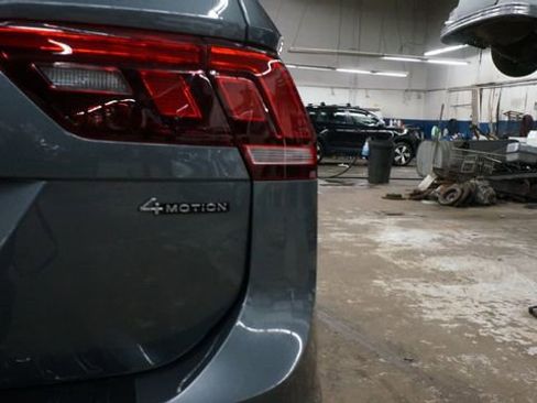Certified 2023 Volkswagen Tiguan SE R-Line image 84