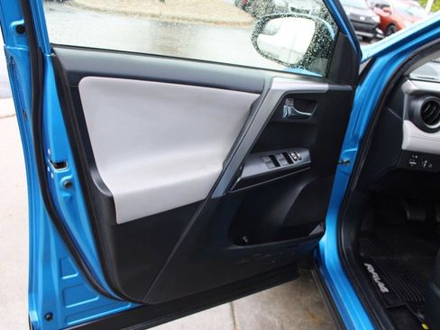 Used 2017 Toyota RAV4 XLE image 19