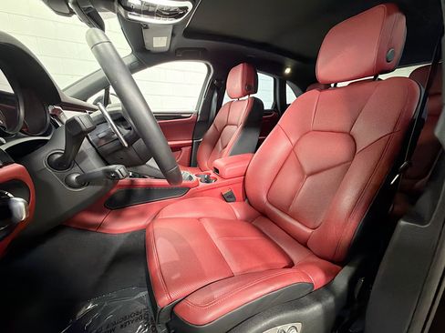 Certified 2026 Porsche Macan S AWD/4WD image 5