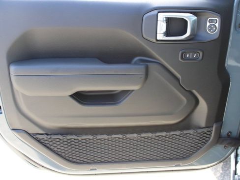 New 2026 Jeep Gladiator Sport AWD/4WD image 9