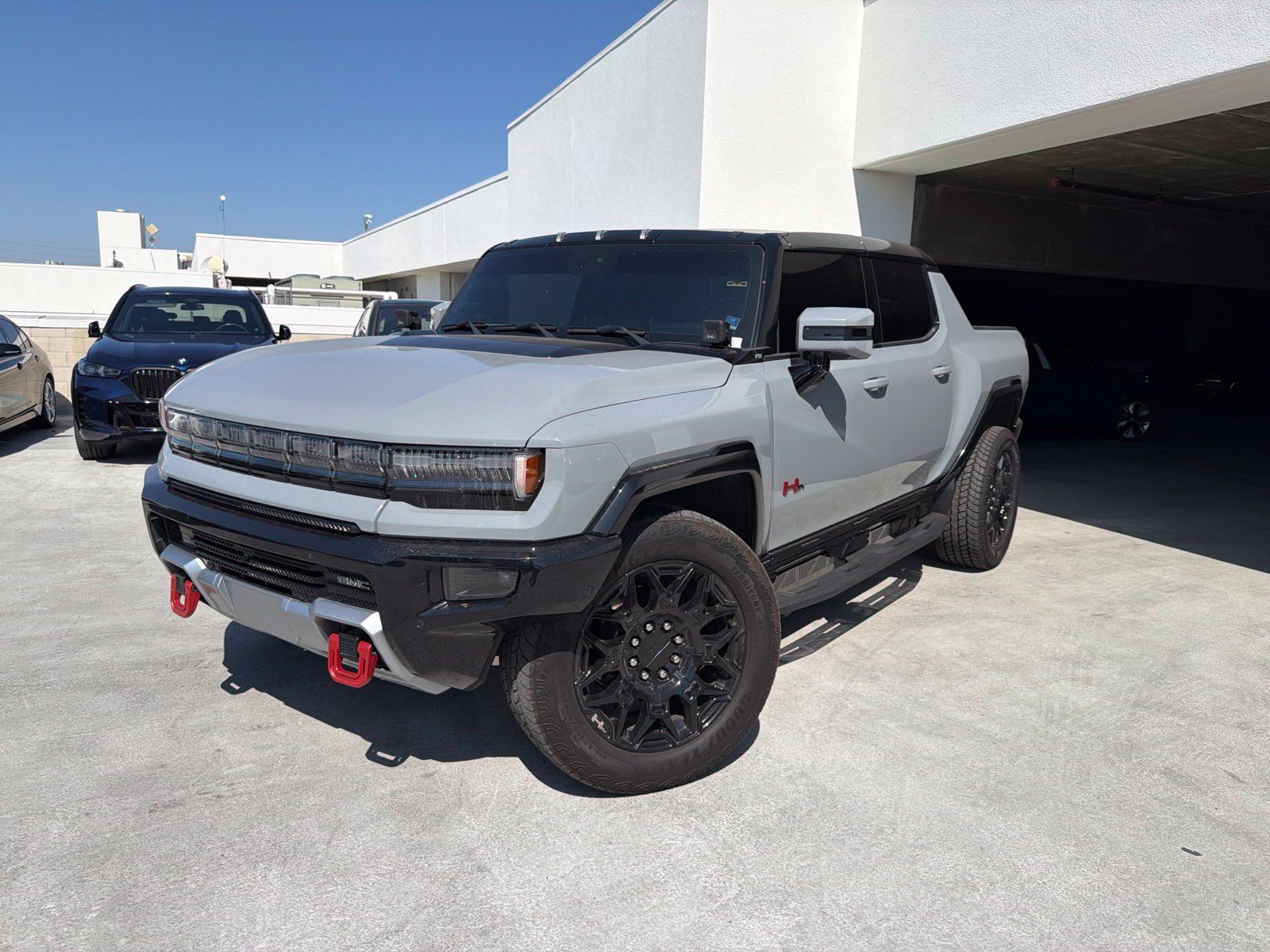 Used 2025 GMC Hummer EV 2X w/ LPO, Illumination Package AWD/4WD image 3