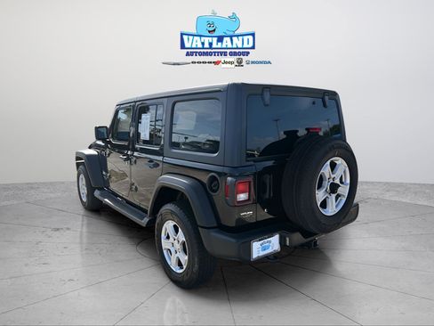 Used 2019 Jeep Wrangler Unlimited Sport S image 3