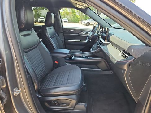 Used 2025 Ford Explorer ST-Line w/ ST-Line Street Pack AWD/4WD image 31